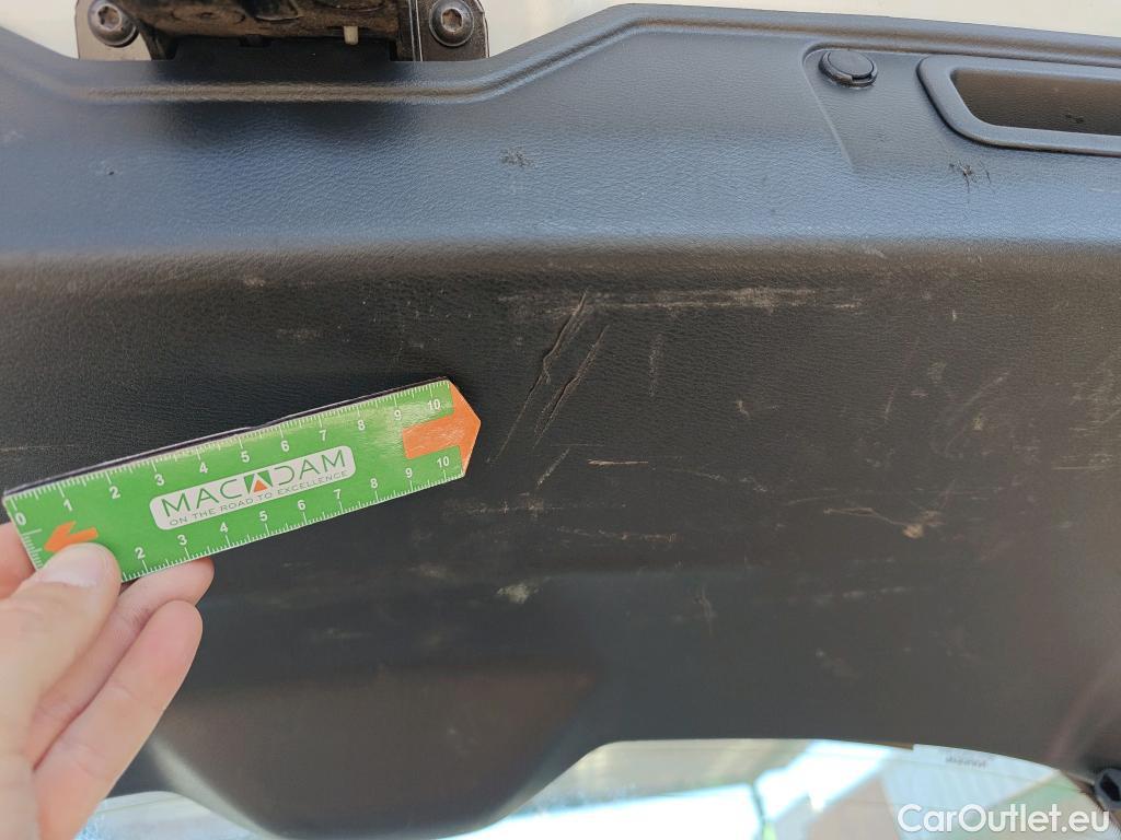  Nissan  Micra NISSAN  / 2017 / 5P / berlina con portón 1.5dCi 66 kW (90 CV) S&S Visia+ #64