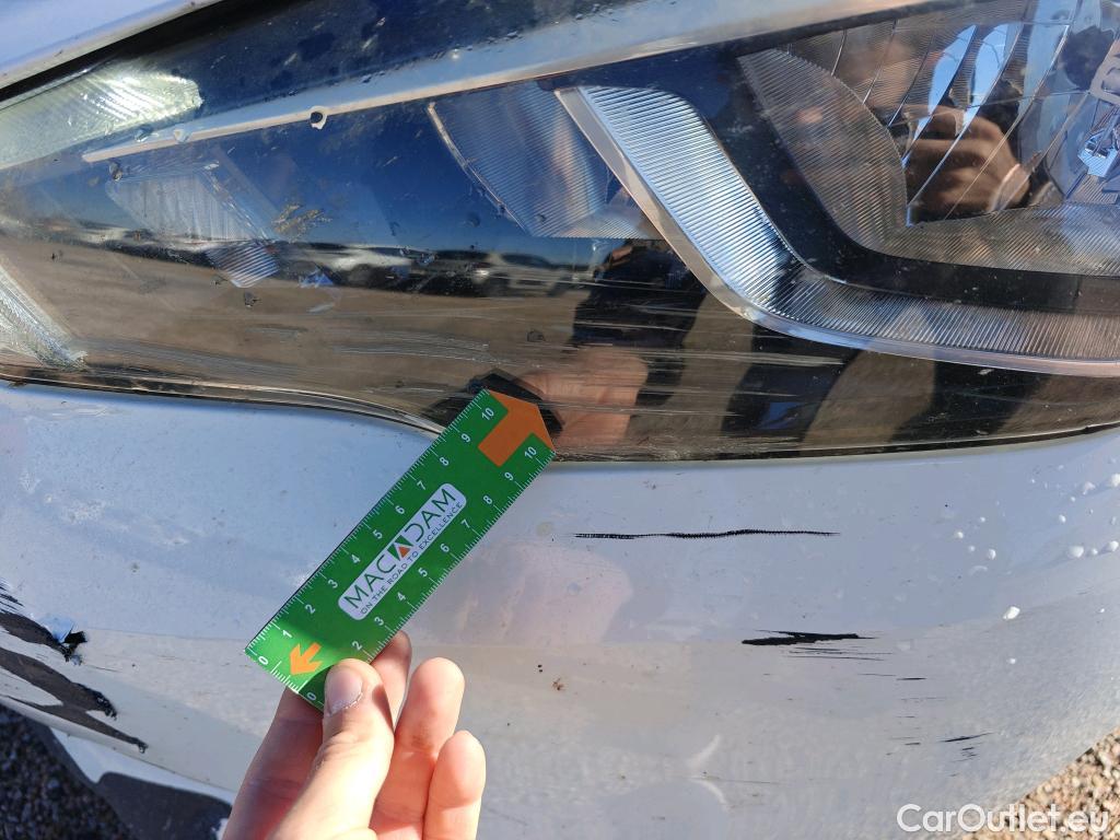  Nissan  Micra NISSAN  / 2017 / 5P / berlina con portón 1.5dCi 66 kW (90 CV) S&S Visia+ #2