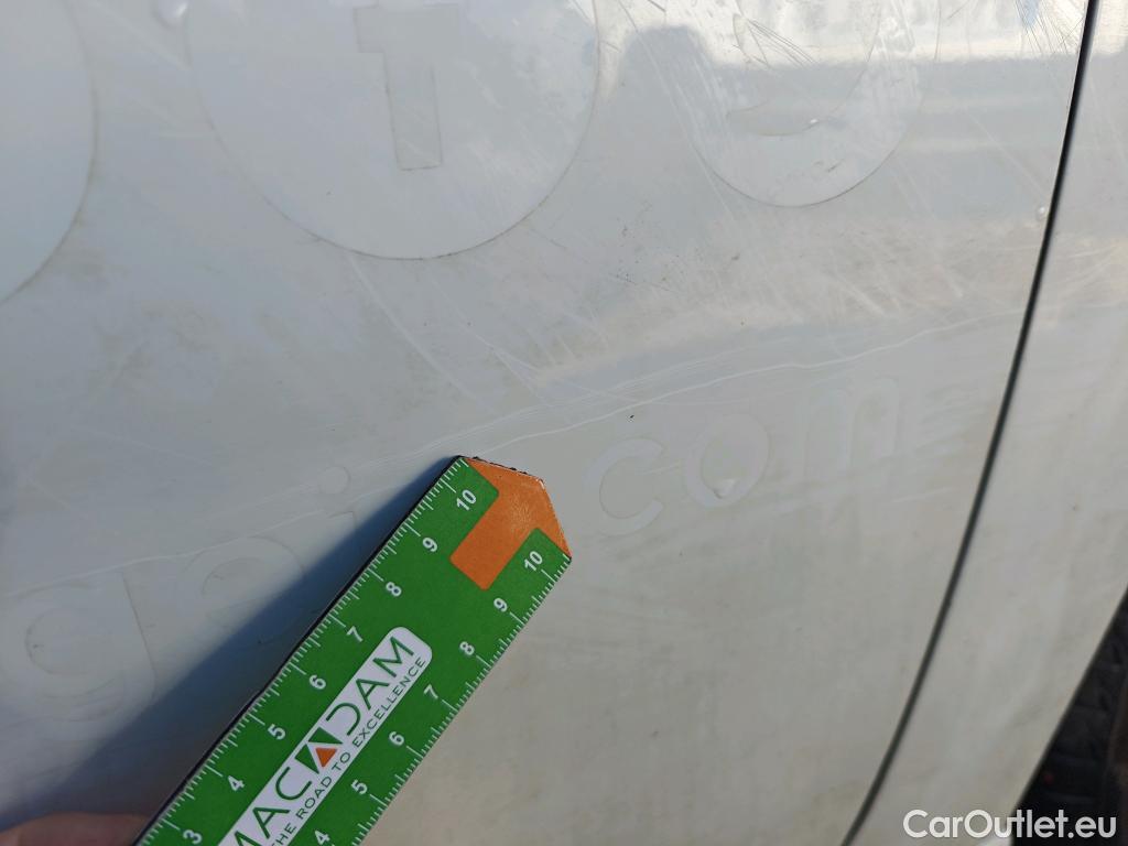  Nissan  Micra NISSAN  / 2017 / 5P / berlina con portón 1.5dCi 66 kW (90 CV) S&S Visia+ #62