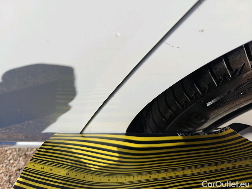  Nissan  Micra NISSAN  / 2017 / 5P / berlina con portón 1.5dCi 66 kW (90 CV) S&S Visia+ #99