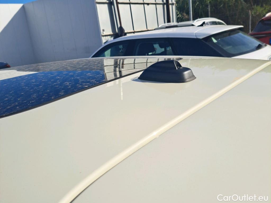  Mini  Cooper MINI MINI / 2014 / 5P / berlina con portón ONE 5 PUERTAS (CX) #12