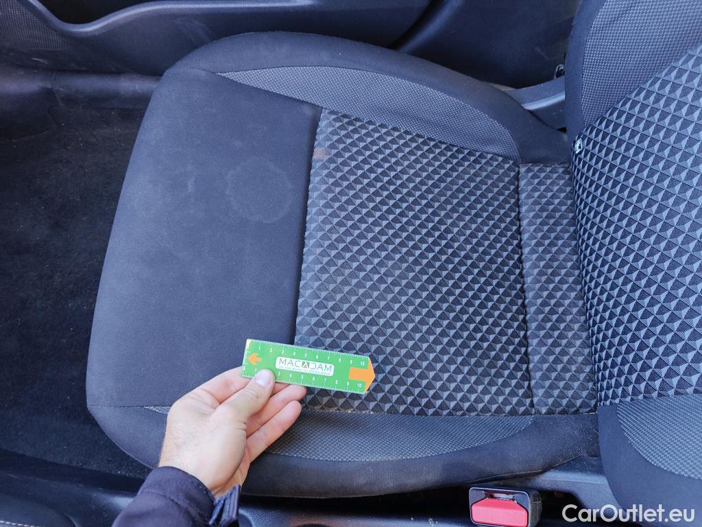  Nissan  Micra NISSAN  / 2017 / 5P / berlina con portón 1.5dCi 66 kW (90 CV) S&S Visia+ #54