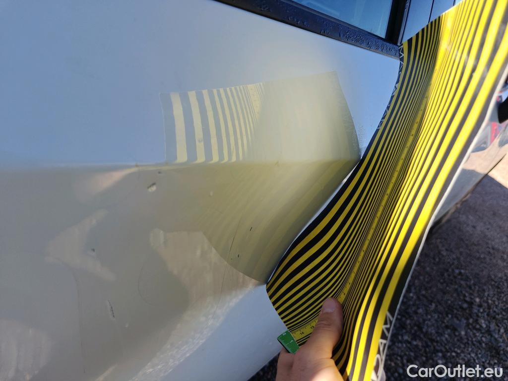  Nissan  Micra NISSAN  / 2017 / 5P / berlina con portón 1.5dCi 66 kW (90 CV) S&S Visia+ #26