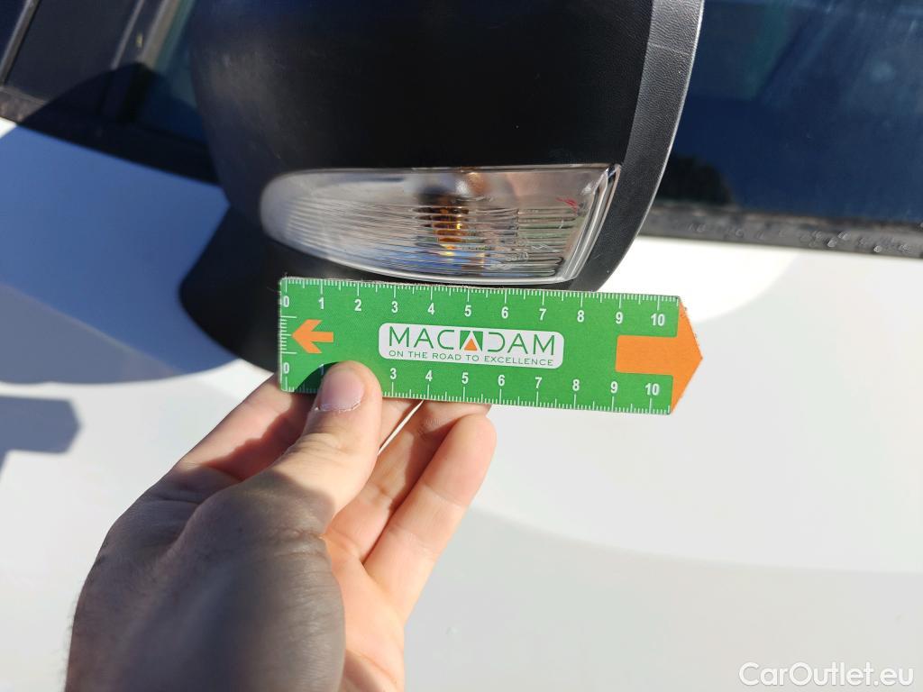  Nissan  Micra NISSAN  / 2017 / 5P / berlina con portón 1.5dCi 66 kW (90 CV) S&S Visia+ #91