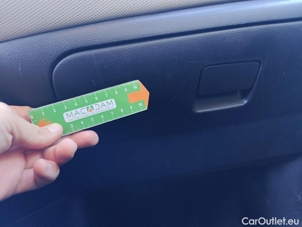  Nissan  Micra NISSAN  / 2017 / 5P / berlina con portón 1.5dCi 66 kW (90 CV) S&S Visia+ #67