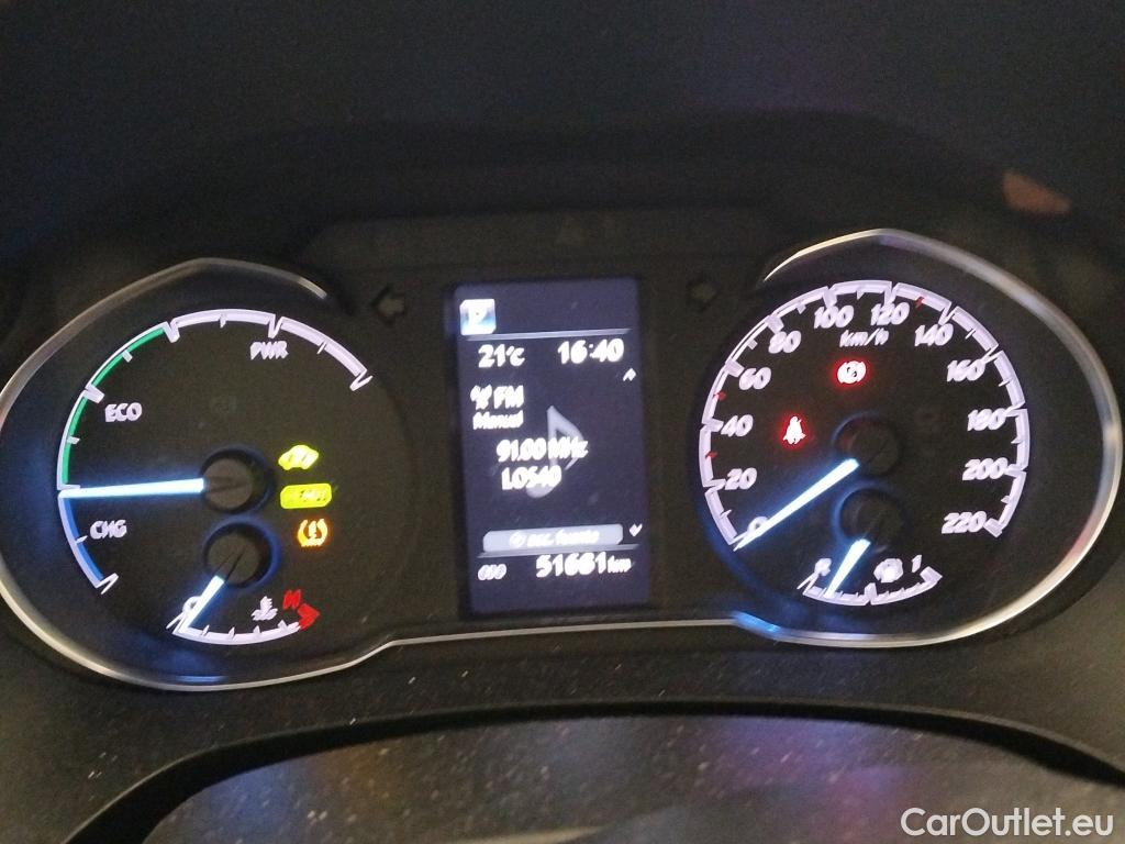  Toyota  Yaris TOYOTA  / 2017 / 5P / berlina con portón 1.5 100H Active #13