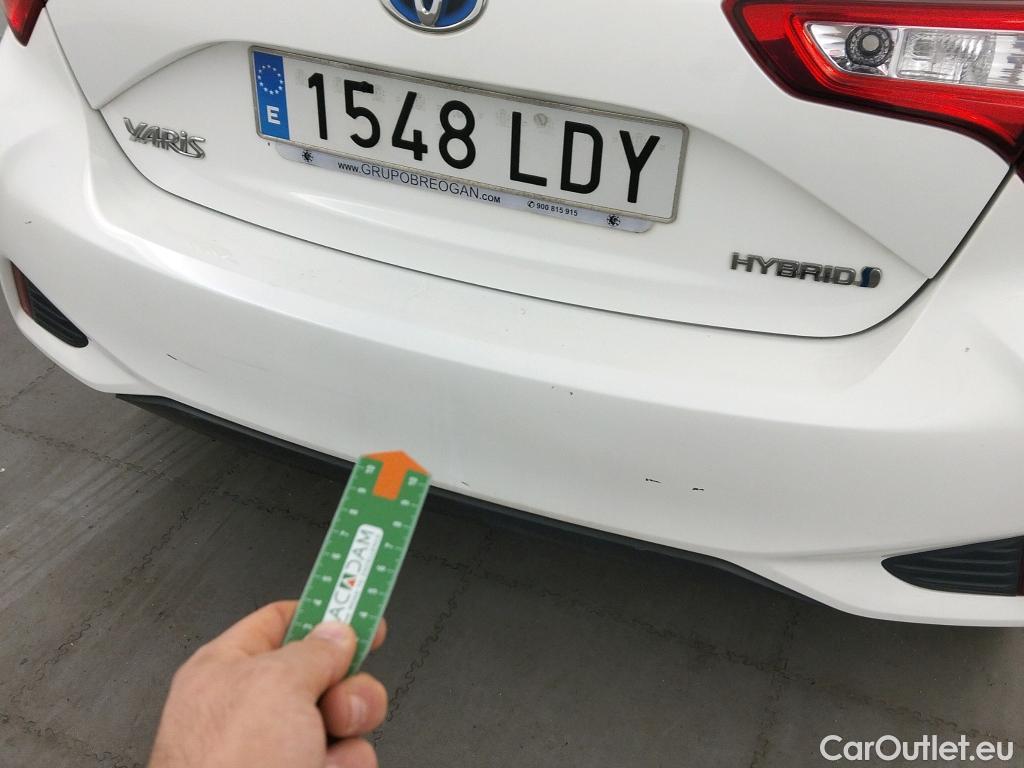  Toyota  Yaris TOYOTA  / 2017 / 5P / berlina con portón 1.5 100H Active #12