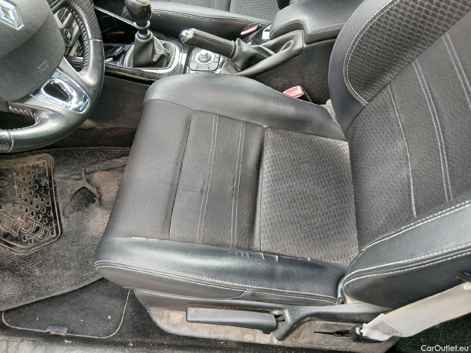  Renault  Megane RENAULT MÉGANE 5p 3G familiar Sp. Tou. Bose Energy dCi 130 S&S Euro 6 #7