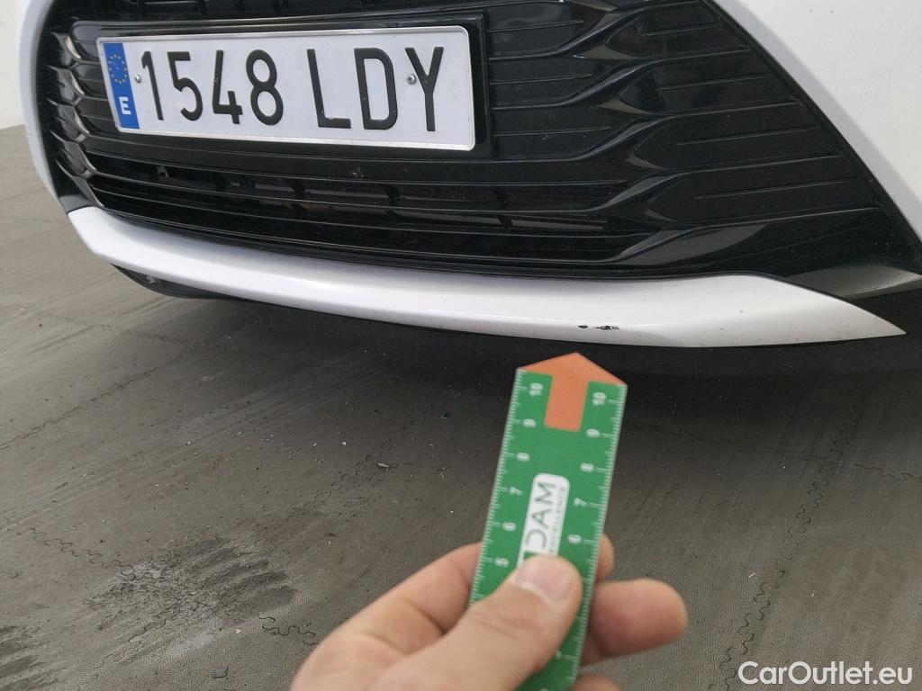  Toyota  Yaris TOYOTA  / 2017 / 5P / berlina con portón 1.5 100H Active #10