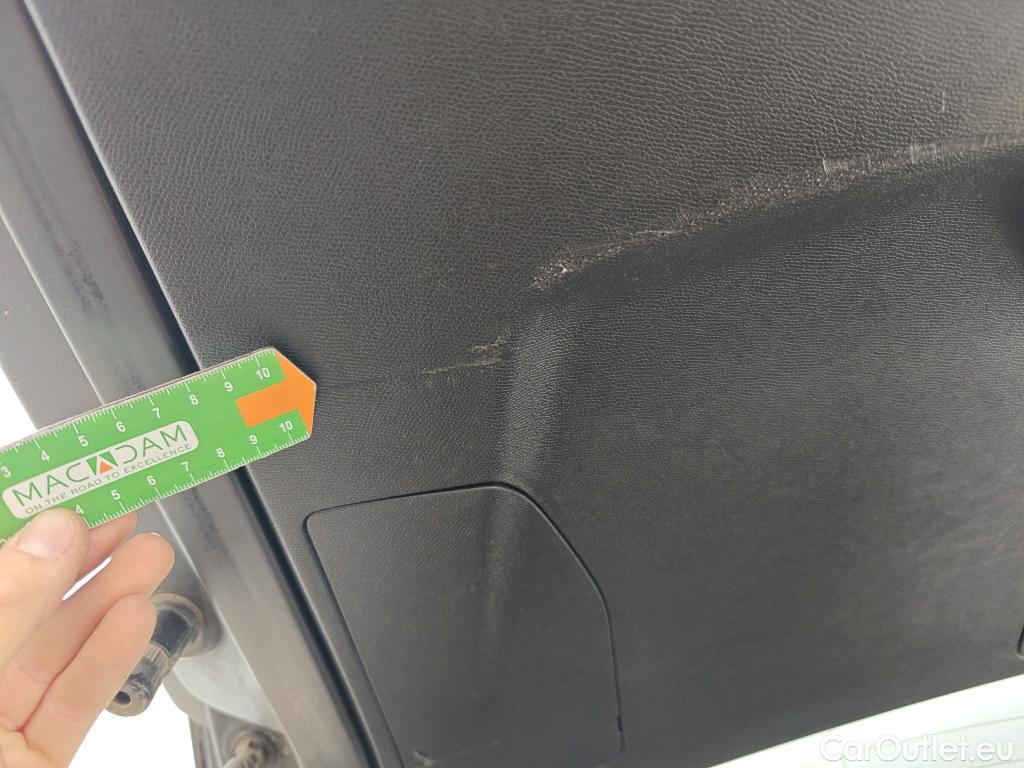  Peugeot  3008 PEUGEOT  / 2020 / 5P / todoterreno 1.5 BlueHDi 96kW S&S Allure Pack EAT8 #26