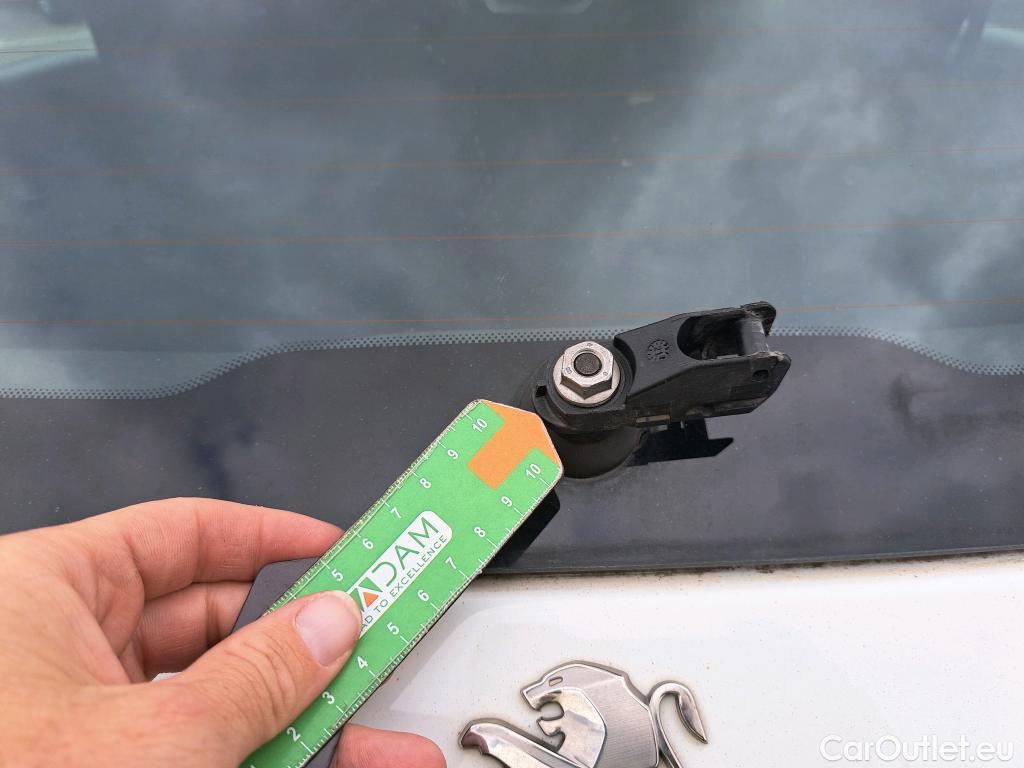  Peugeot  208 PEUGEOT  / 2019 / 5P / berlina con portón PureTech 73kW (100CV) Active Pack #41