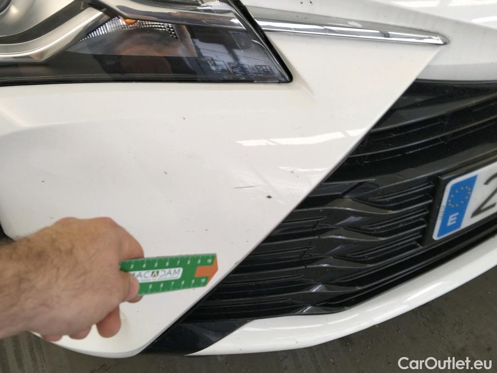  Toyota  Yaris TOYOTA  / 2017 / 5P / berlina con portón 1.5 100H Active #20