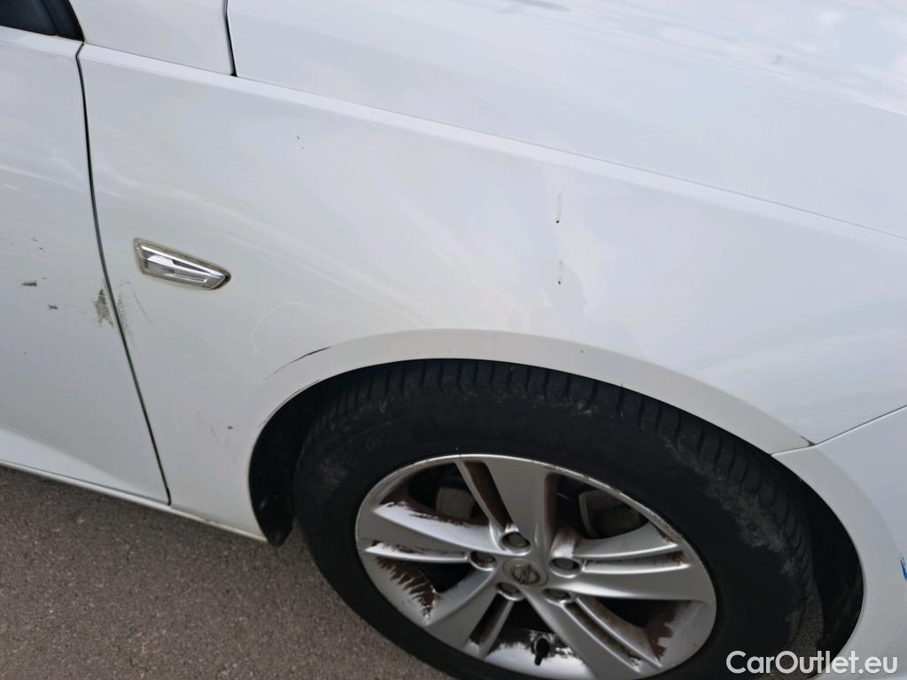  Opel  Insignia OPEL  5p 2G berlina con portón GS 1.6 CDTi 100kW Turbo D Selective #19