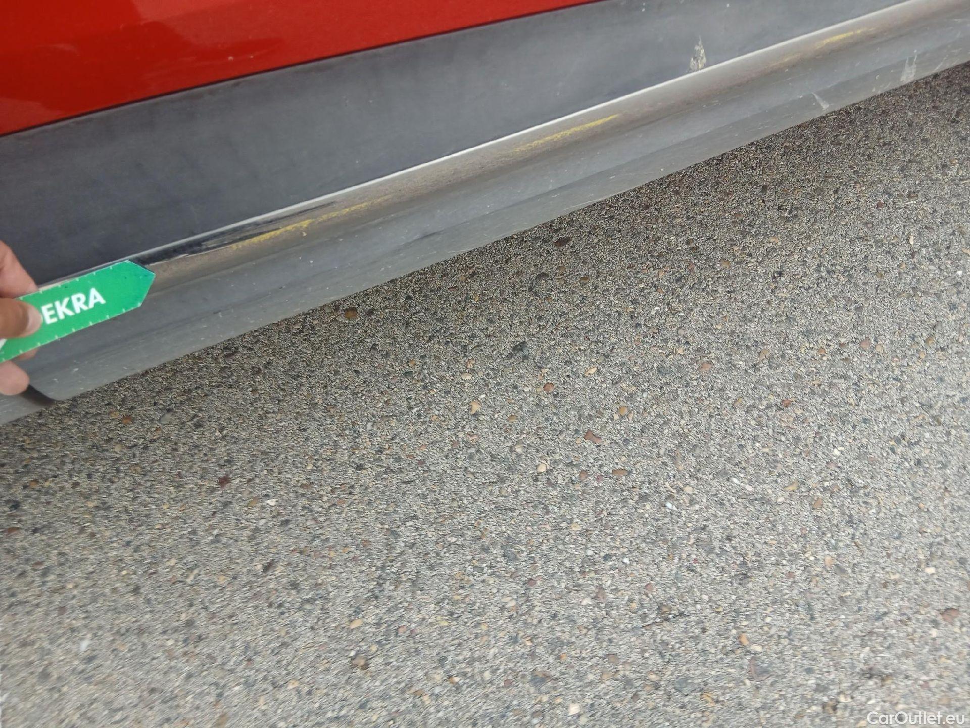  Renault  Kadjar RENAULT  / 2019 / 5P / crossover Intens Blue dCi 85kW (115CV) #39