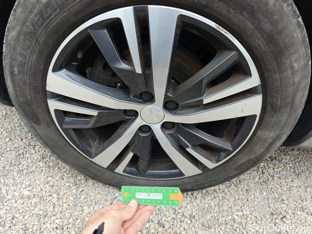  Peugeot  3008 PEUGEOT  / 2020 / 5P / todoterreno 1.5 BlueHDi 96kW S&S Allure Pack EAT8 #40