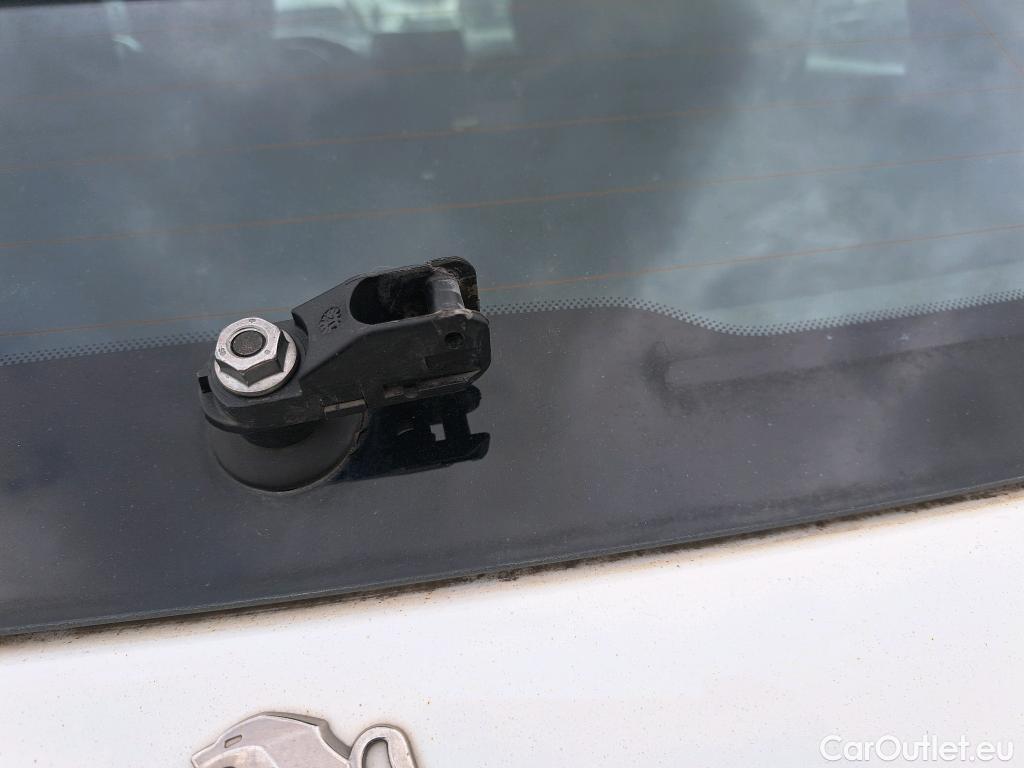  Peugeot  208 PEUGEOT  / 2019 / 5P / berlina con portón PureTech 73kW (100CV) Active Pack #39