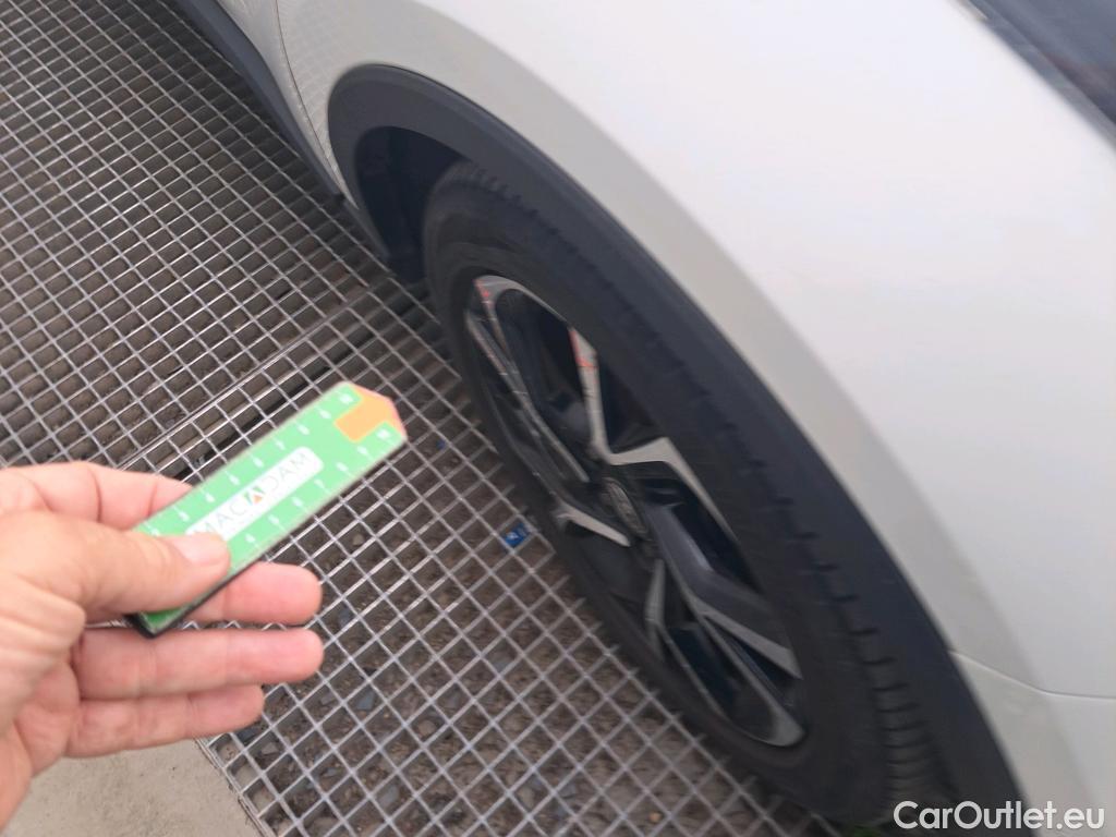  Toyota  C-HR TOYOTA  / 2019 / 5P / todoterreno 2.0 180H Advance Luxury #5