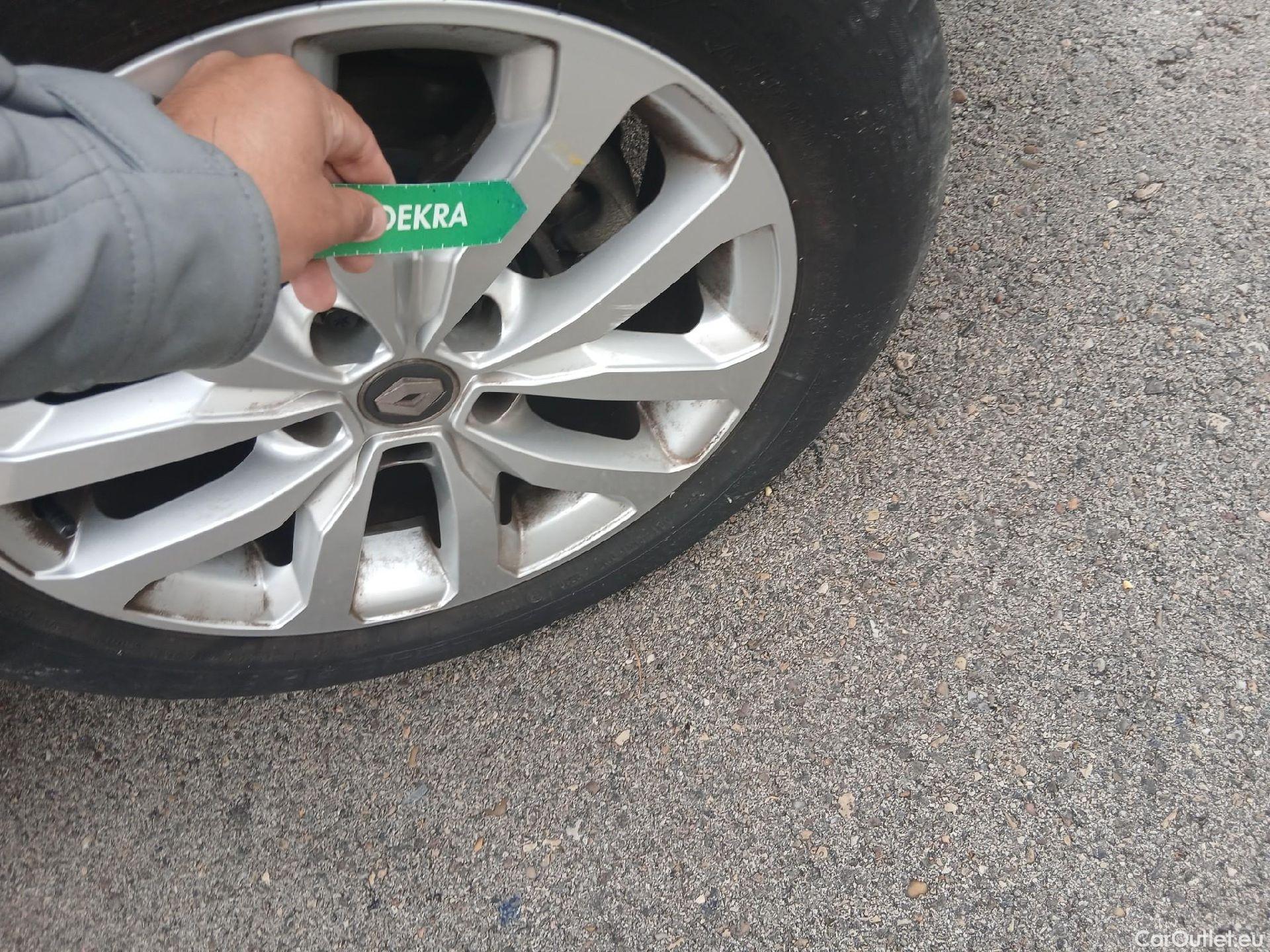  Renault  Kadjar RENAULT  / 2019 / 5P / crossover Intens Blue dCi 85kW (115CV) #23