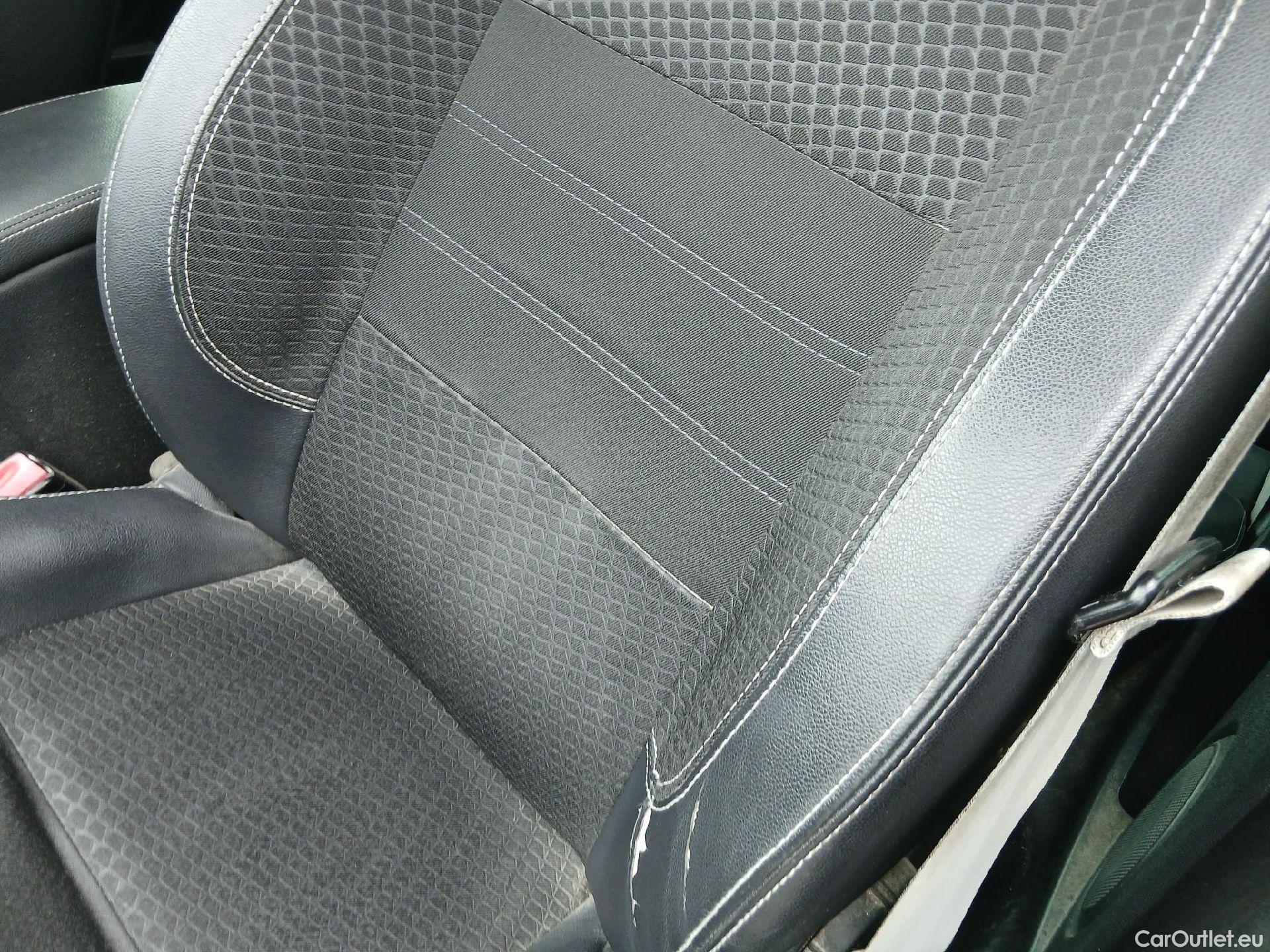  Renault  Megane RENAULT MÉGANE 5p 3G familiar Sp. Tou. Bose Energy dCi 130 S&S Euro 6 #9