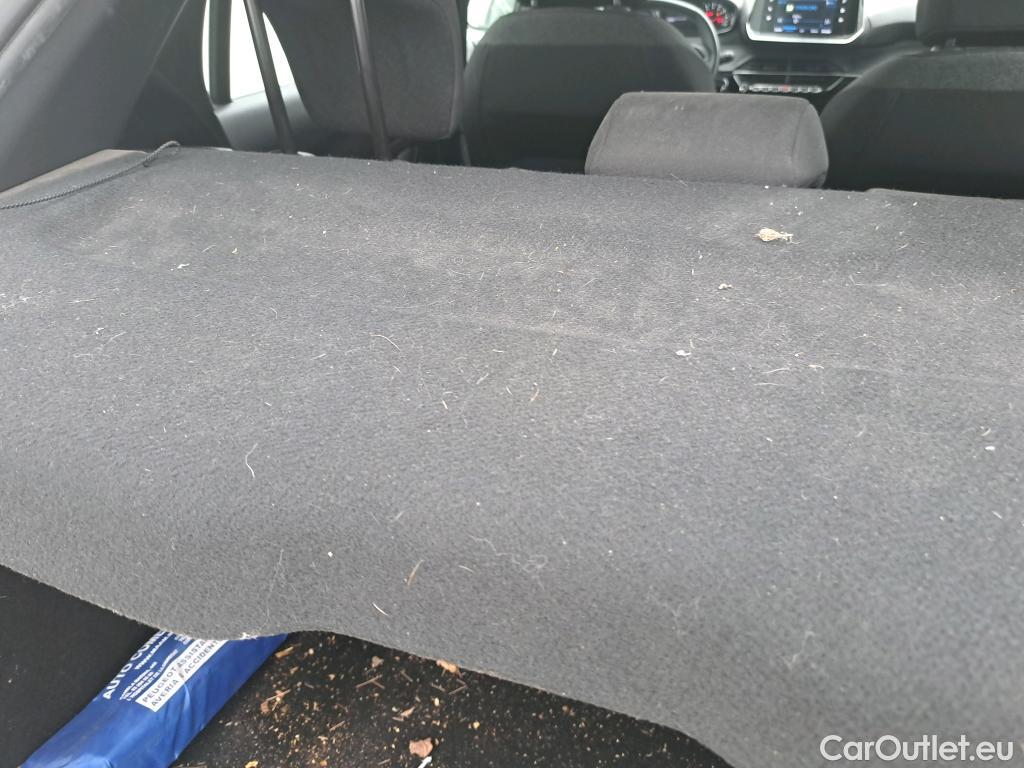  Peugeot  208 PEUGEOT  / 2019 / 5P / berlina con portón PureTech 73kW (100CV) Active Pack #18