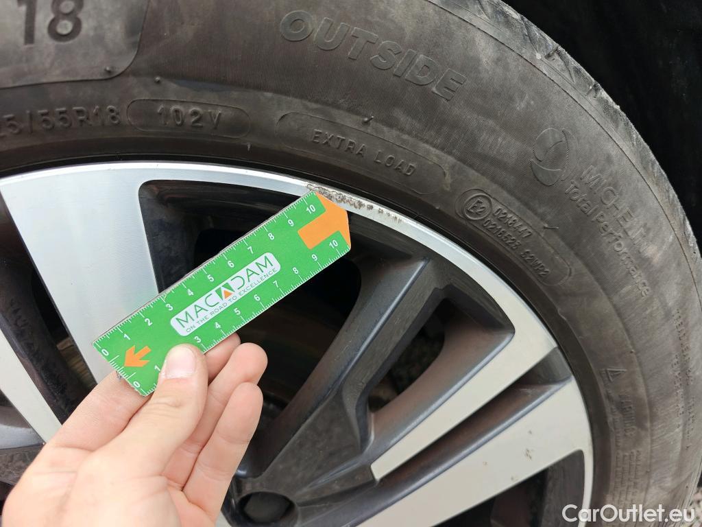  Peugeot  3008 PEUGEOT  / 2020 / 5P / todoterreno 1.5 BlueHDi 96kW S&S Allure Pack EAT8 #41