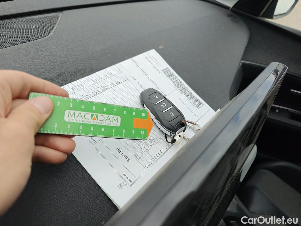  Peugeot  3008 PEUGEOT  / 2020 / 5P / todoterreno 1.5 BlueHDi 96kW S&S Allure Pack EAT8 #4