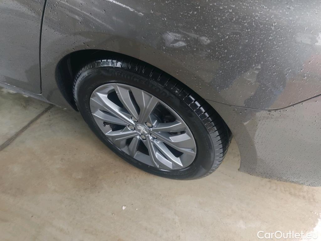  Peugeot  508 PEUGEOT  / 2018 / 5P / berlina con portón 5P Business Line BlueHDi 130 EAT8 (AC) #3