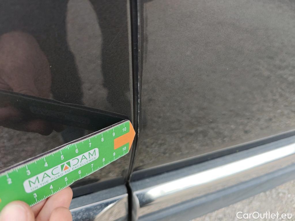  Peugeot  3008 PEUGEOT  / 2020 / 5P / todoterreno 1.5 BlueHDi 96kW S&S Allure Pack EAT8 #48