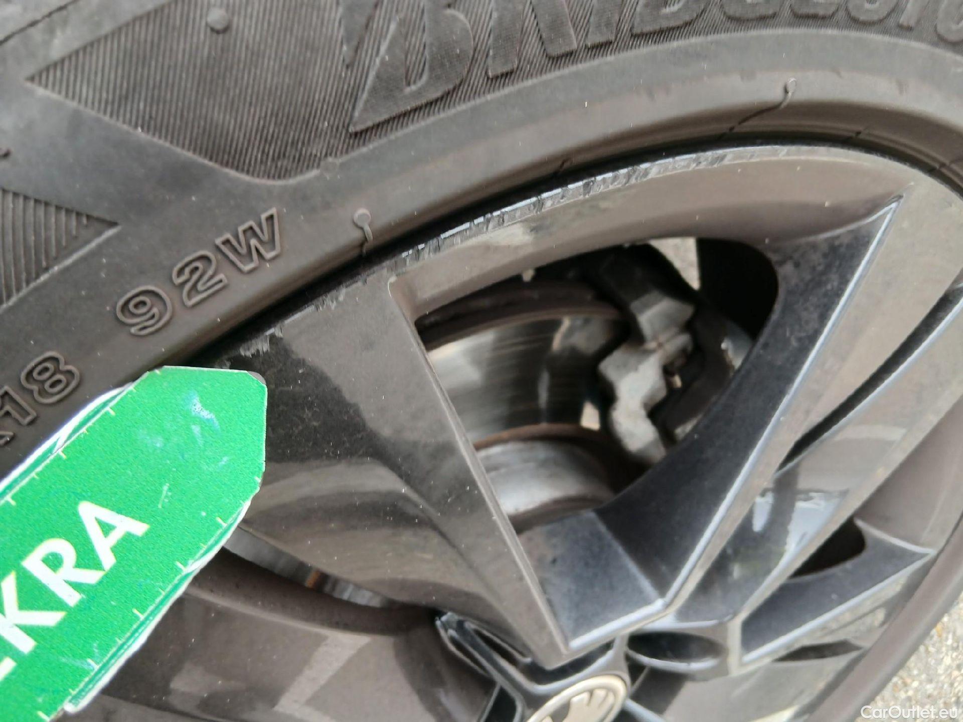  Skoda  Karoq SKODA  / 2017 / 5P / todoterreno 2.0 TDI 110kW (150CV) Sportline #2