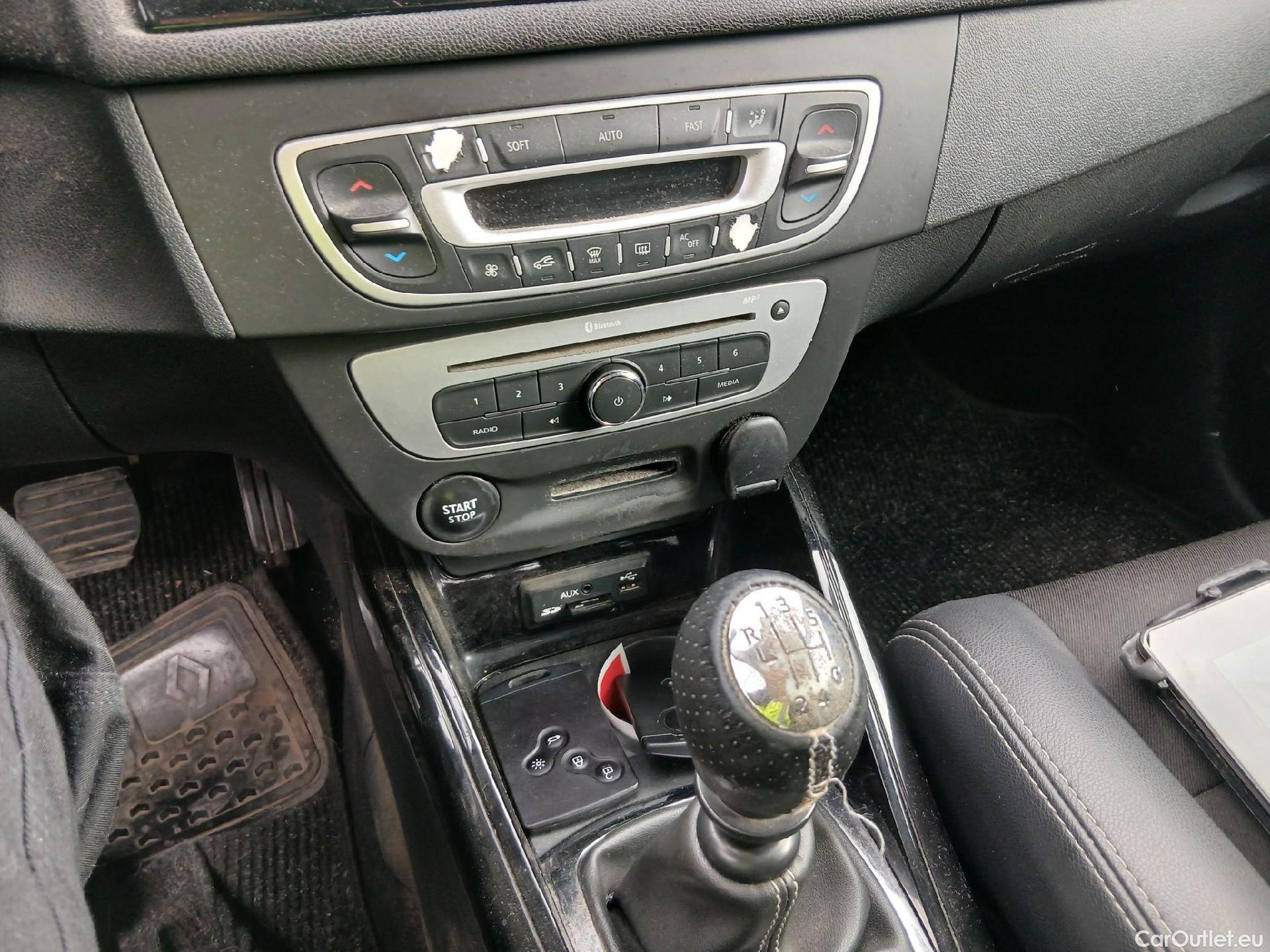  Renault  Megane RENAULT MÉGANE 5p 3G familiar Sp. Tou. Bose Energy dCi 130 S&S Euro 6 #3