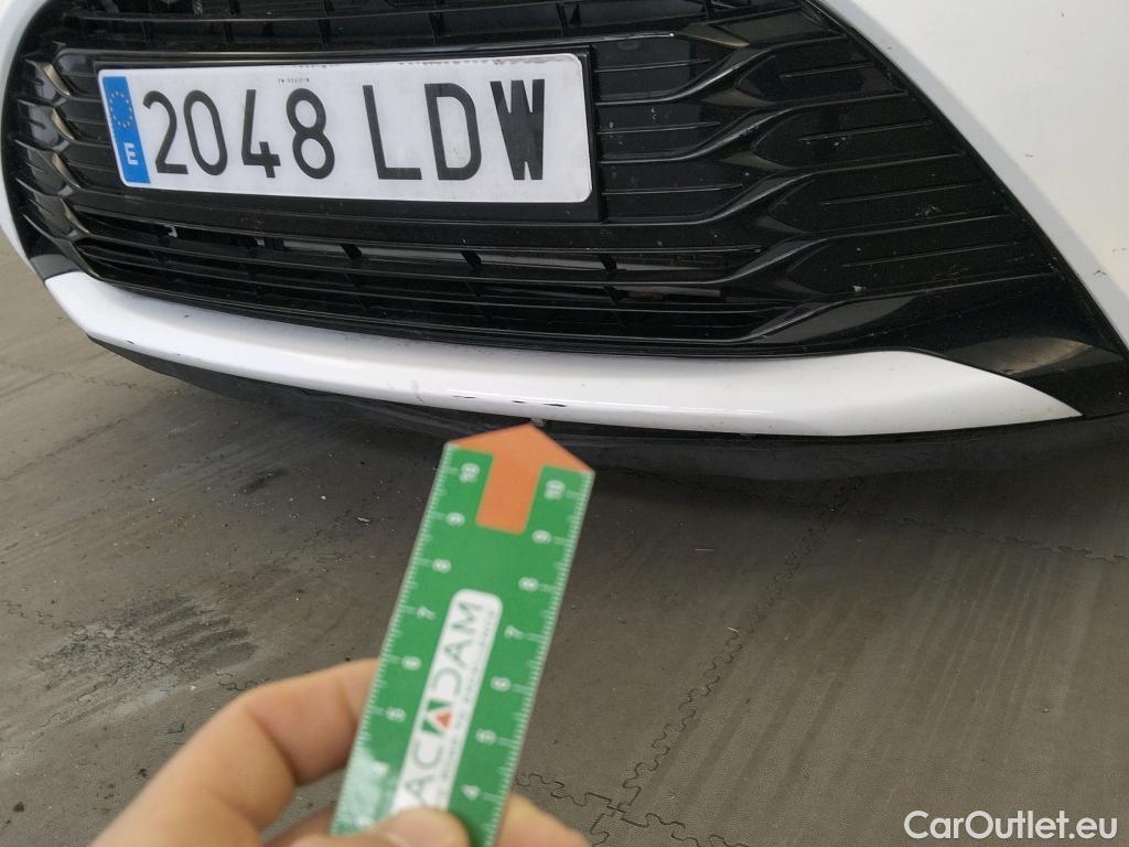  Toyota  Yaris TOYOTA  / 2017 / 5P / berlina con portón 1.5 100H Active #7