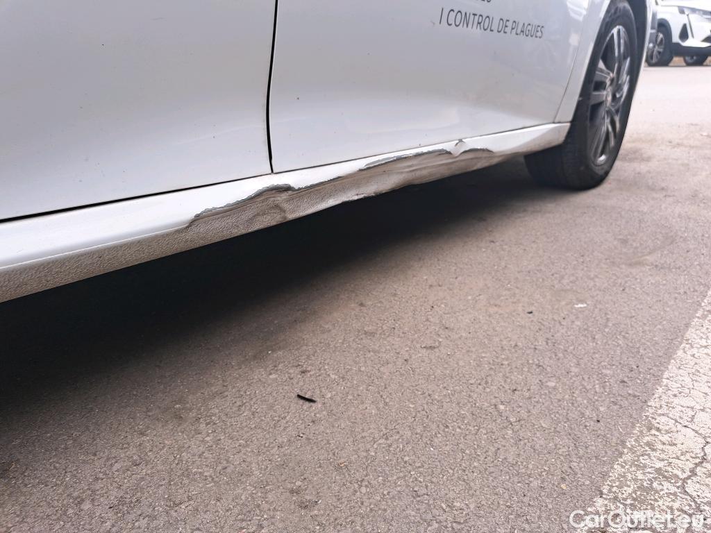  Peugeot  208 PEUGEOT  / 2019 / 5P / berlina con portón PureTech 73kW (100CV) Active Pack #2