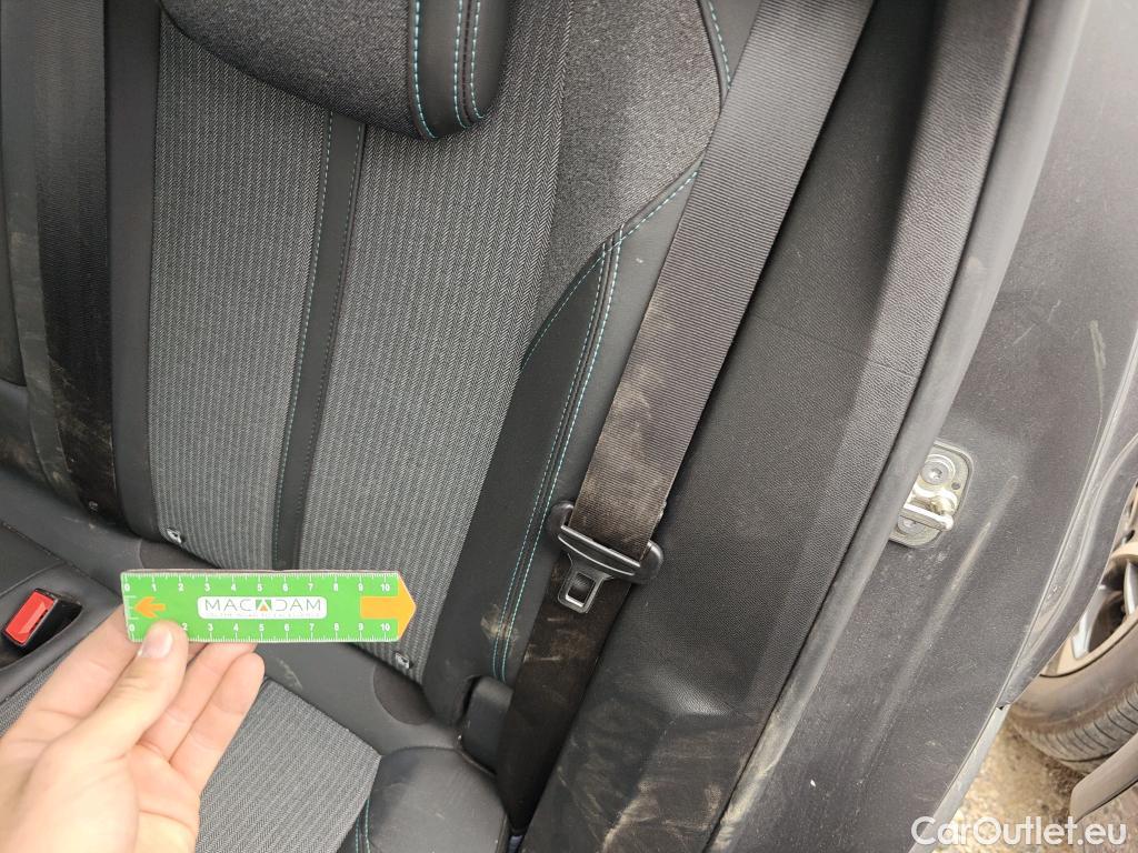  Peugeot  3008 PEUGEOT  / 2020 / 5P / todoterreno 1.5 BlueHDi 96kW S&S Allure Pack EAT8 #45