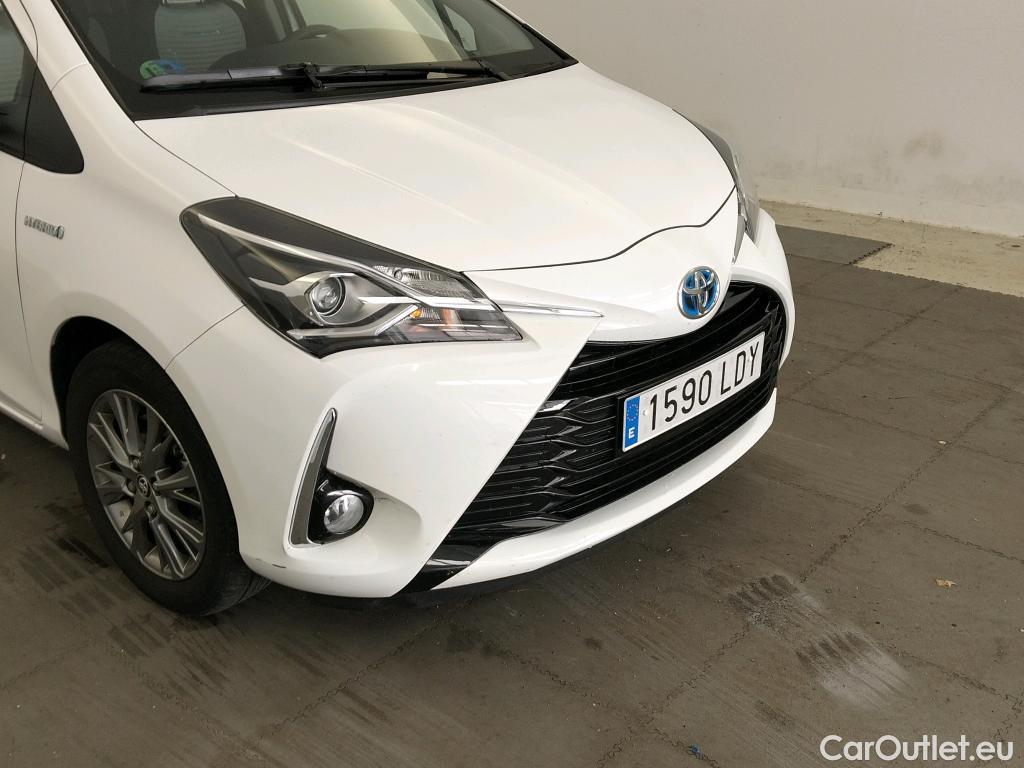  Toyota  Yaris TOYOTA  / 2017 / 5P / berlina con portón 1.5 100H Active #7