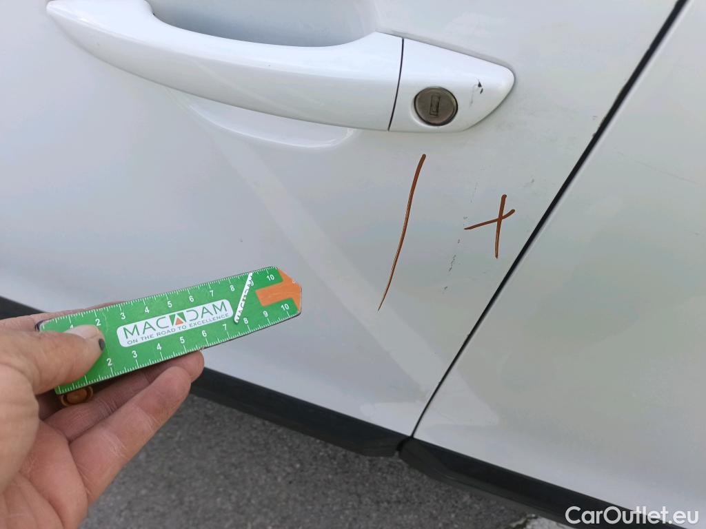  Peugeot  2008  Active Pack 1.2 PureTech 130CV MT6 E6d #4