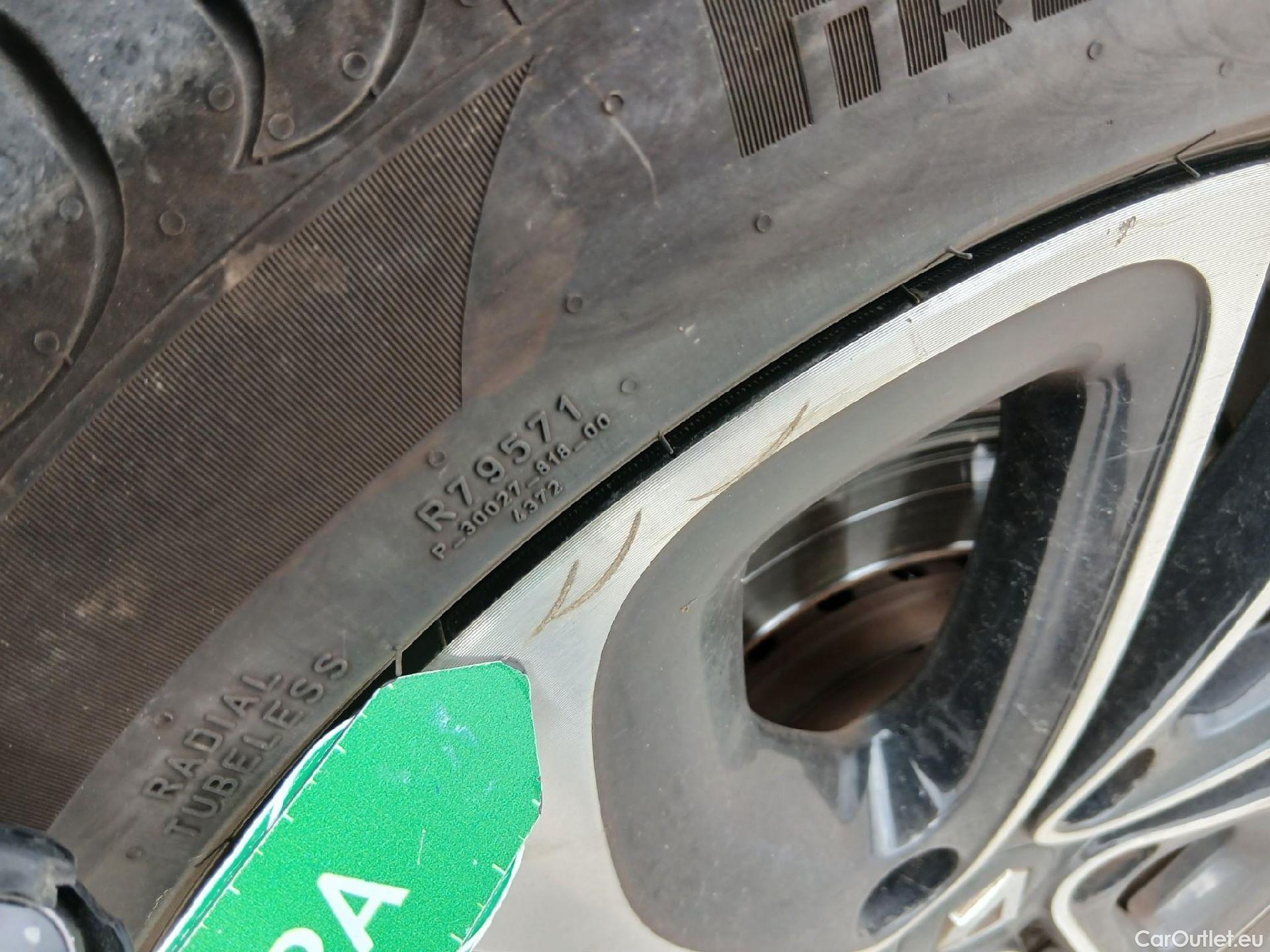  Renault  Megane RENAULT MÉGANE 5p 3G familiar Sp. Tou. Bose Energy dCi 130 S&S Euro 6 #24