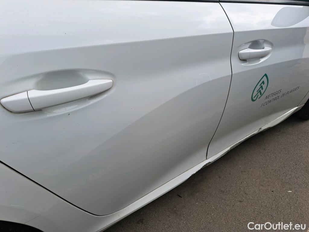  Peugeot  208 PEUGEOT  / 2019 / 5P / berlina con portón PureTech 73kW (100CV) Active Pack #11