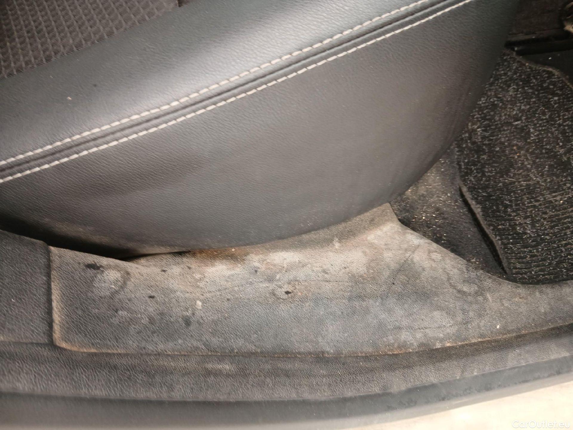  Renault  Megane RENAULT MÉGANE 5p 3G familiar Sp. Tou. Bose Energy dCi 130 S&S Euro 6 #15