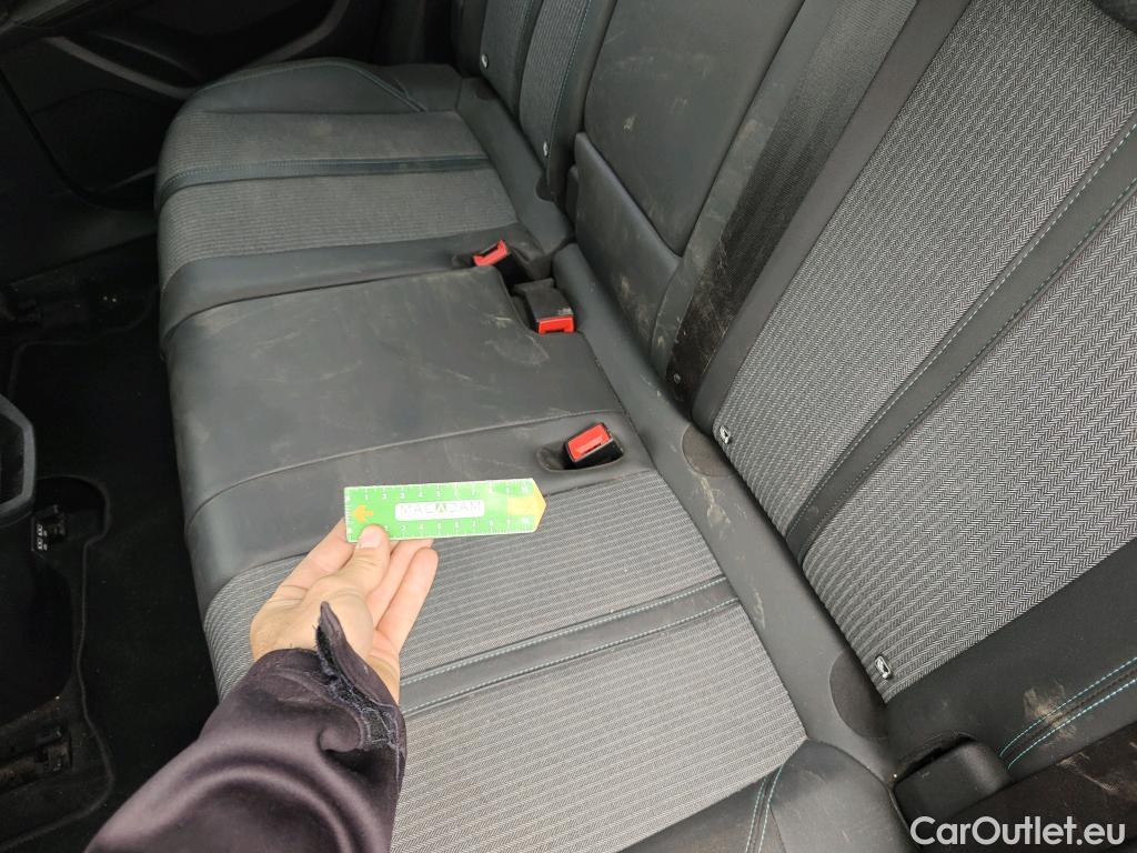  Peugeot  3008 PEUGEOT  / 2020 / 5P / todoterreno 1.5 BlueHDi 96kW S&S Allure Pack EAT8 #44