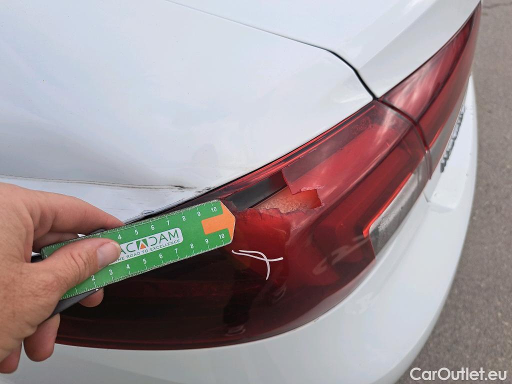  Opel  Insignia OPEL  5p 2G berlina con portón GS 1.6 CDTi 100kW Turbo D Selective #2