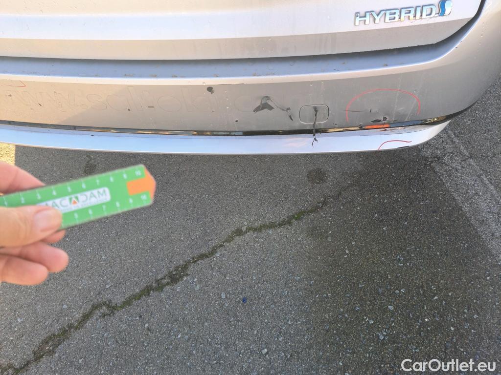  Toyota  Corolla TOYOTA  / 2019 / 5P / familiar 1.8 125H ACTIVE TECH E-CVT TOU SPORT #24