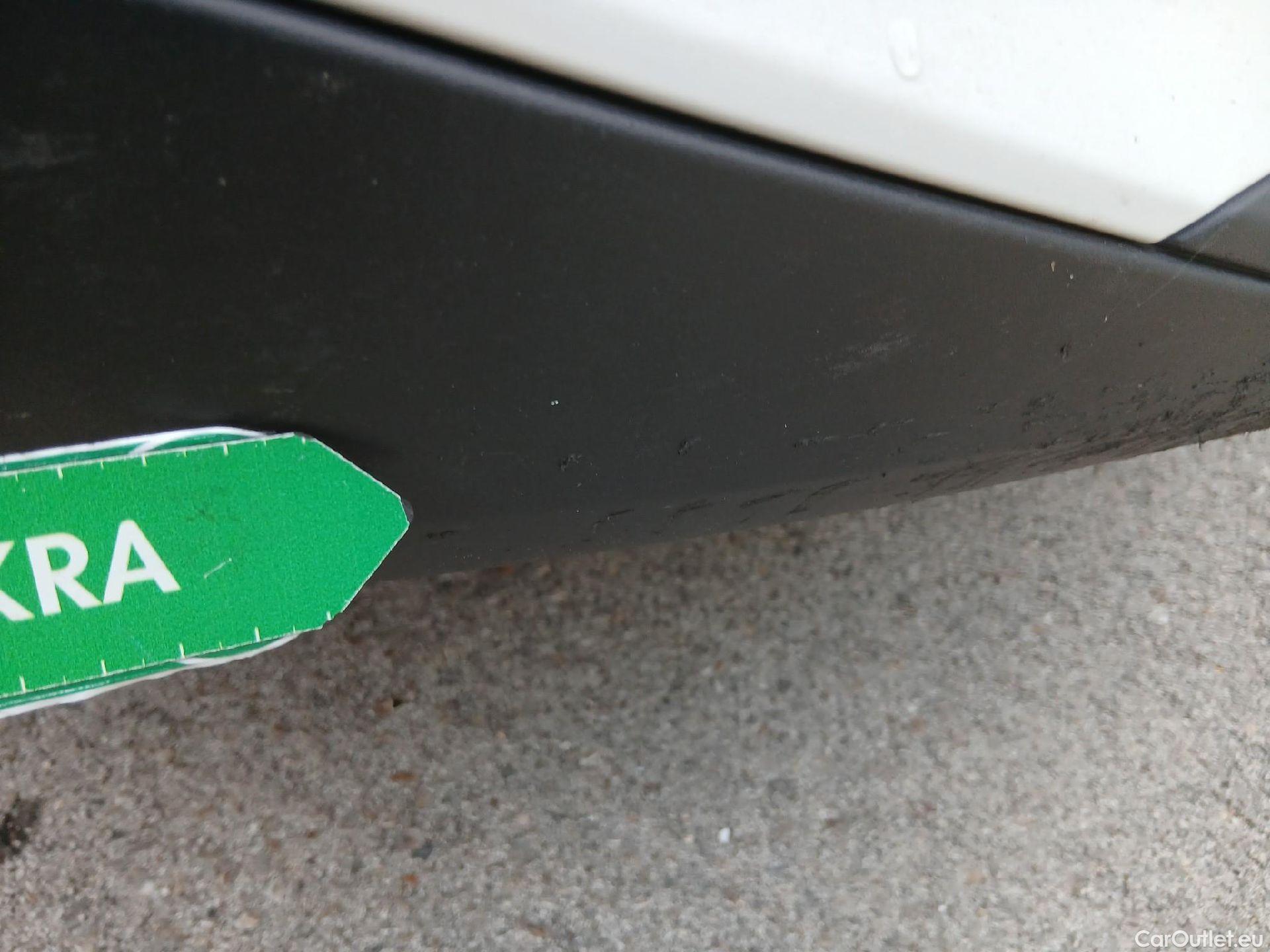  Peugeot  2008 PEUGEOT  / 2019 / 5P / todoterreno Active BlueHDI 81kW (110CV) #7