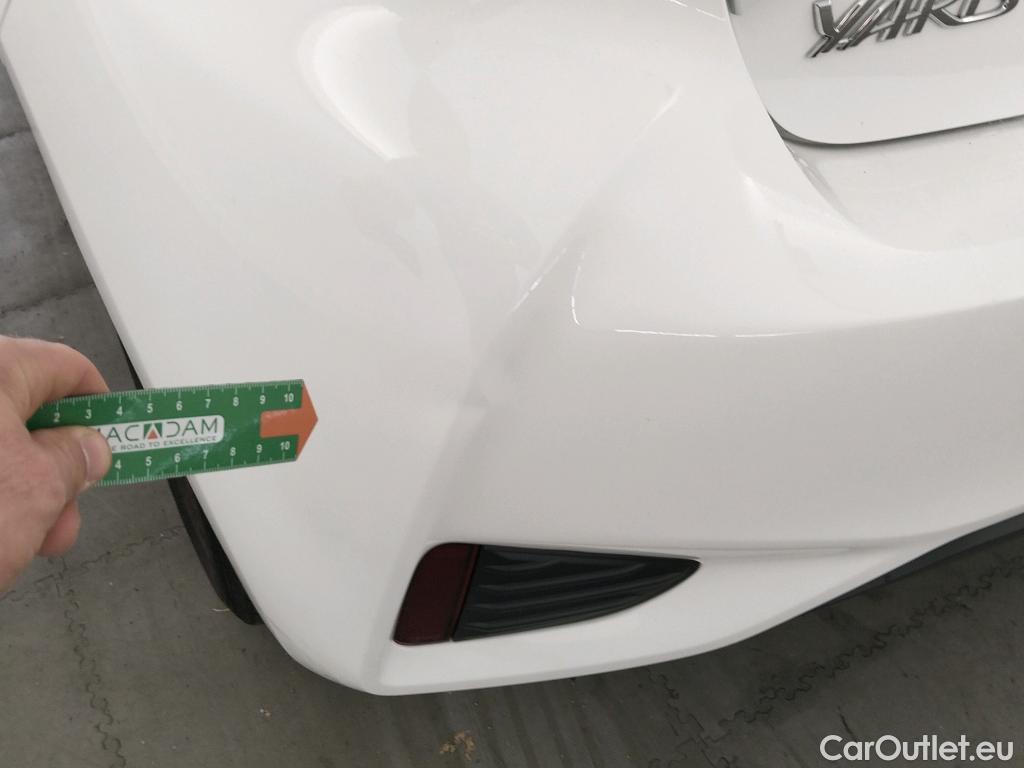  Toyota  Yaris TOYOTA  / 2017 / 5P / berlina con portón 1.5 100H Active #14