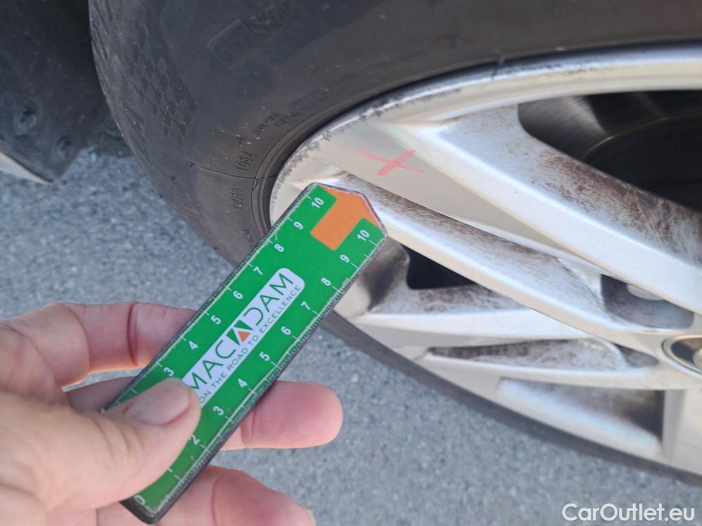  Toyota  Corolla TOYOTA  / 2019 / 5P / familiar 1.8 125H ACTIVE TECH E-CVT TOU SPORT #17