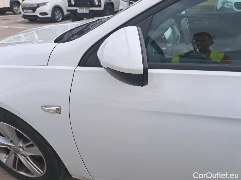  Opel  Insignia OPEL  5p 2G berlina con portón GS 1.6 CDTi 100kW Turbo D Selective #36