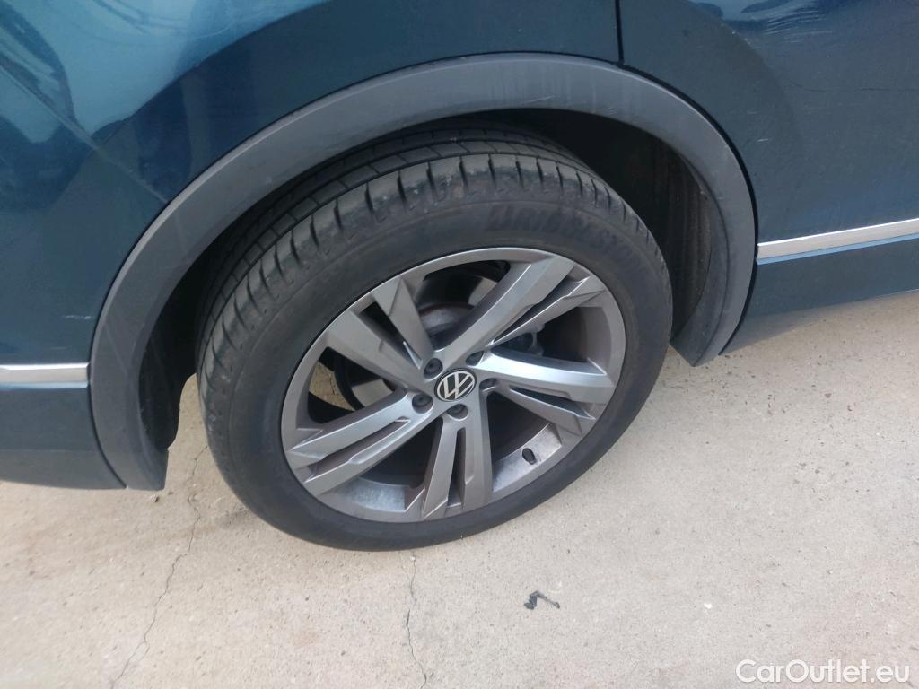  Volkswagen  Tiguan VOLKSWAGEN  / 2020 / 5P / todoterreno R-Line 2.0 TDI 110kW (150CV) DSG #38