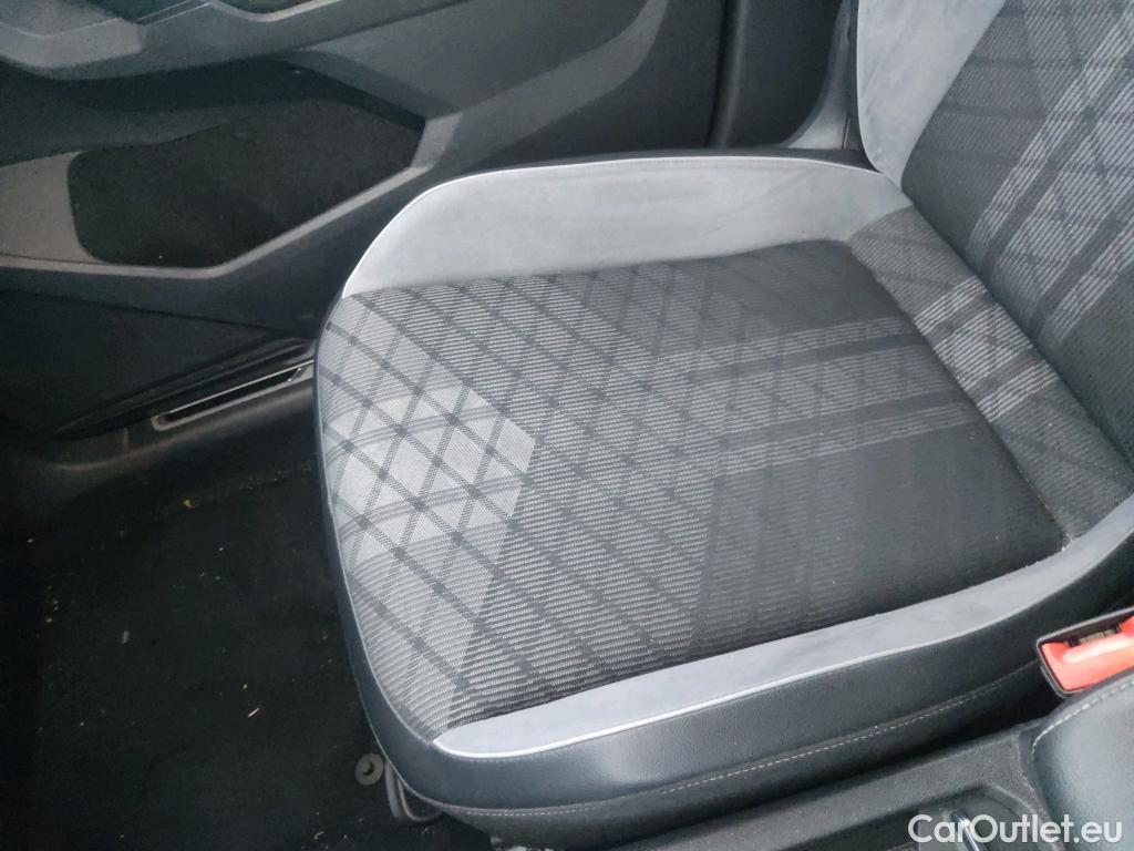  Volkswagen  Tiguan VOLKSWAGEN  / 2020 / 5P / todoterreno R-Line 2.0 TDI 110kW (150CV) DSG #42