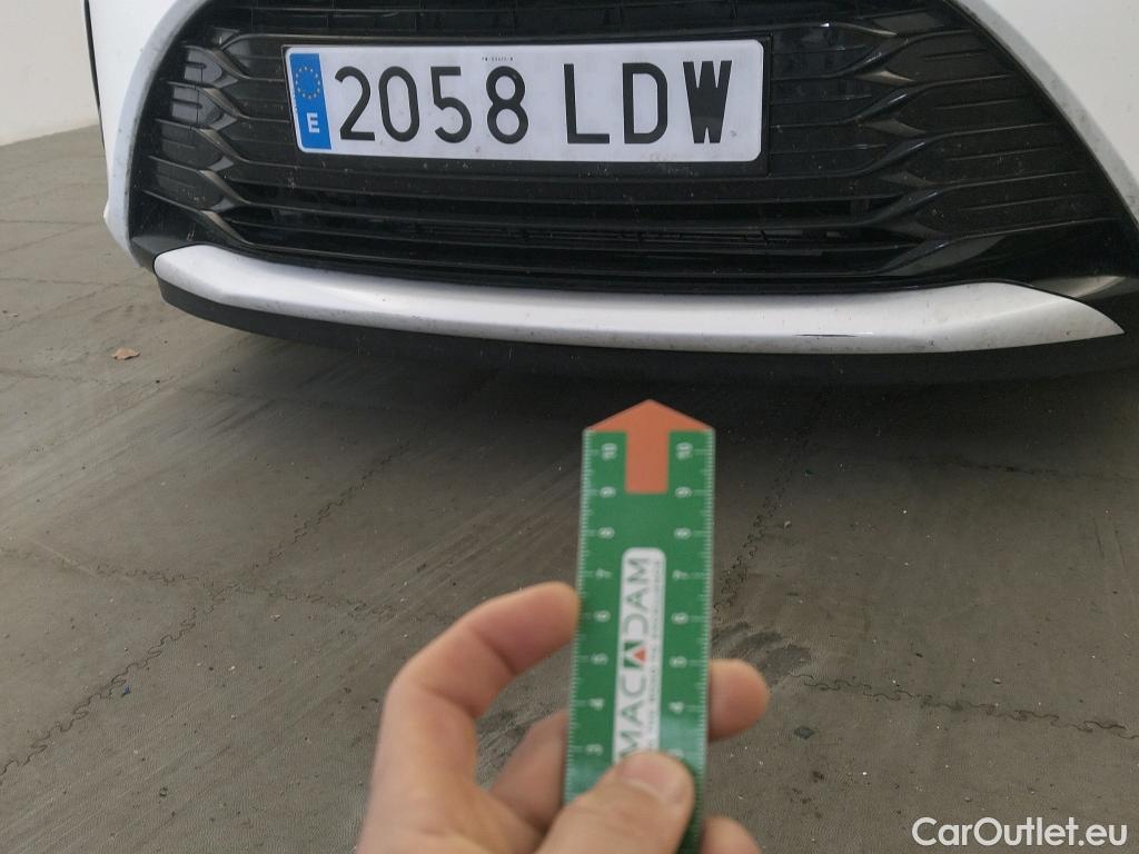  Toyota  Yaris TOYOTA  / 2017 / 5P / berlina con portón 1.5 100H Active #12