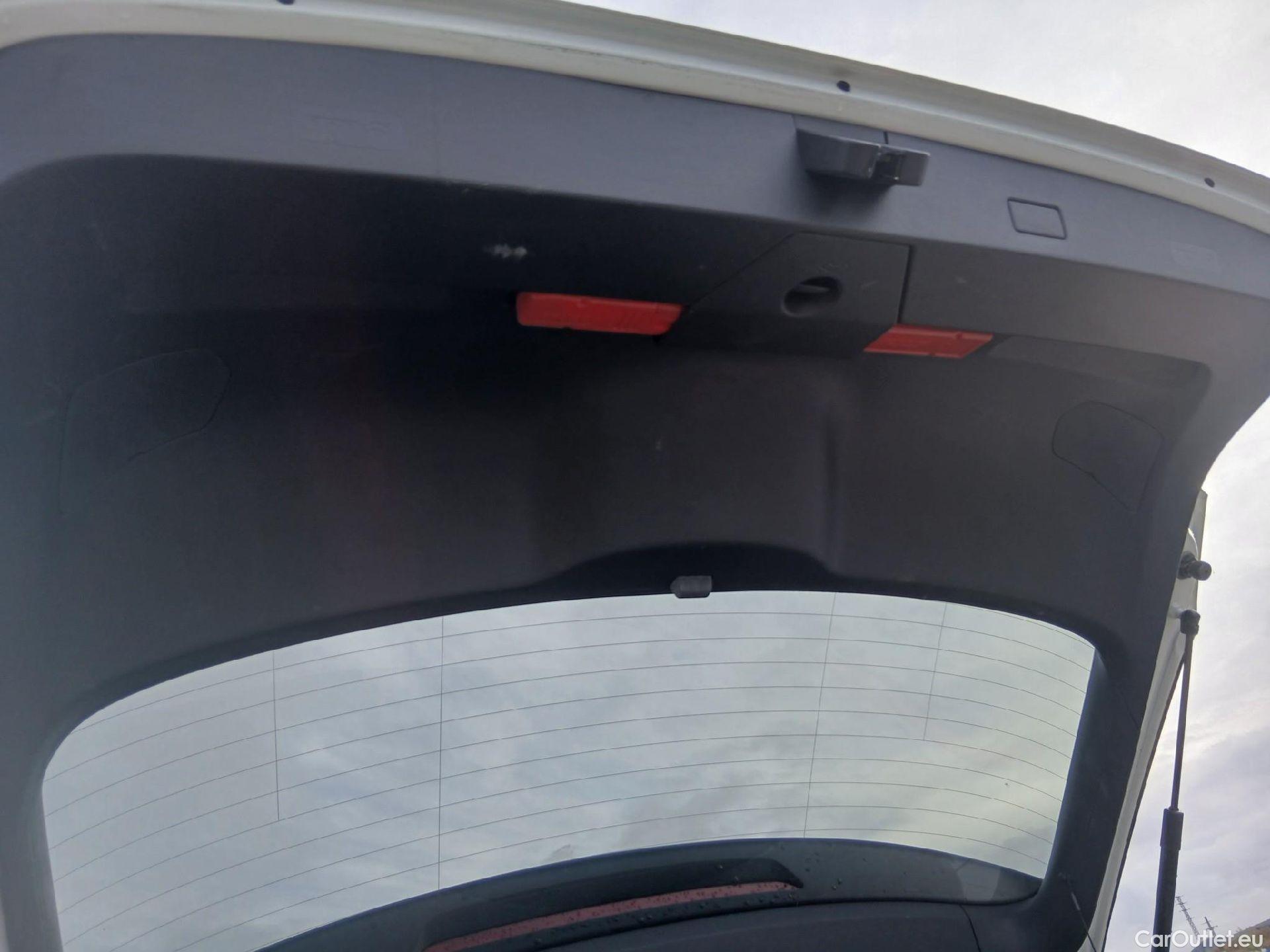  Volkswagen  T-ROC VOLKSWAGEN  / 2017 / 5P / todoterreno Advance 1.0 TSI 85kW (115CV) #35