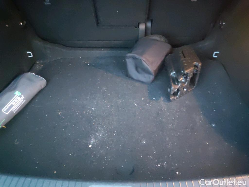  Volkswagen  Tiguan VOLKSWAGEN  / 2020 / 5P / todoterreno R-Line 2.0 TDI 110kW (150CV) DSG #5